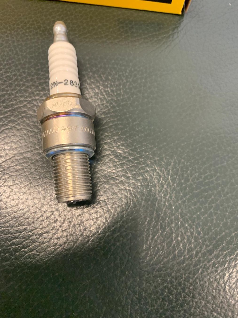 Alle Autoersatzteile: CAT Zündkerzen + Ölfilter neu – Neu und originalverpackt aus Grüt (Gossau ZH) von wisdomio7 9