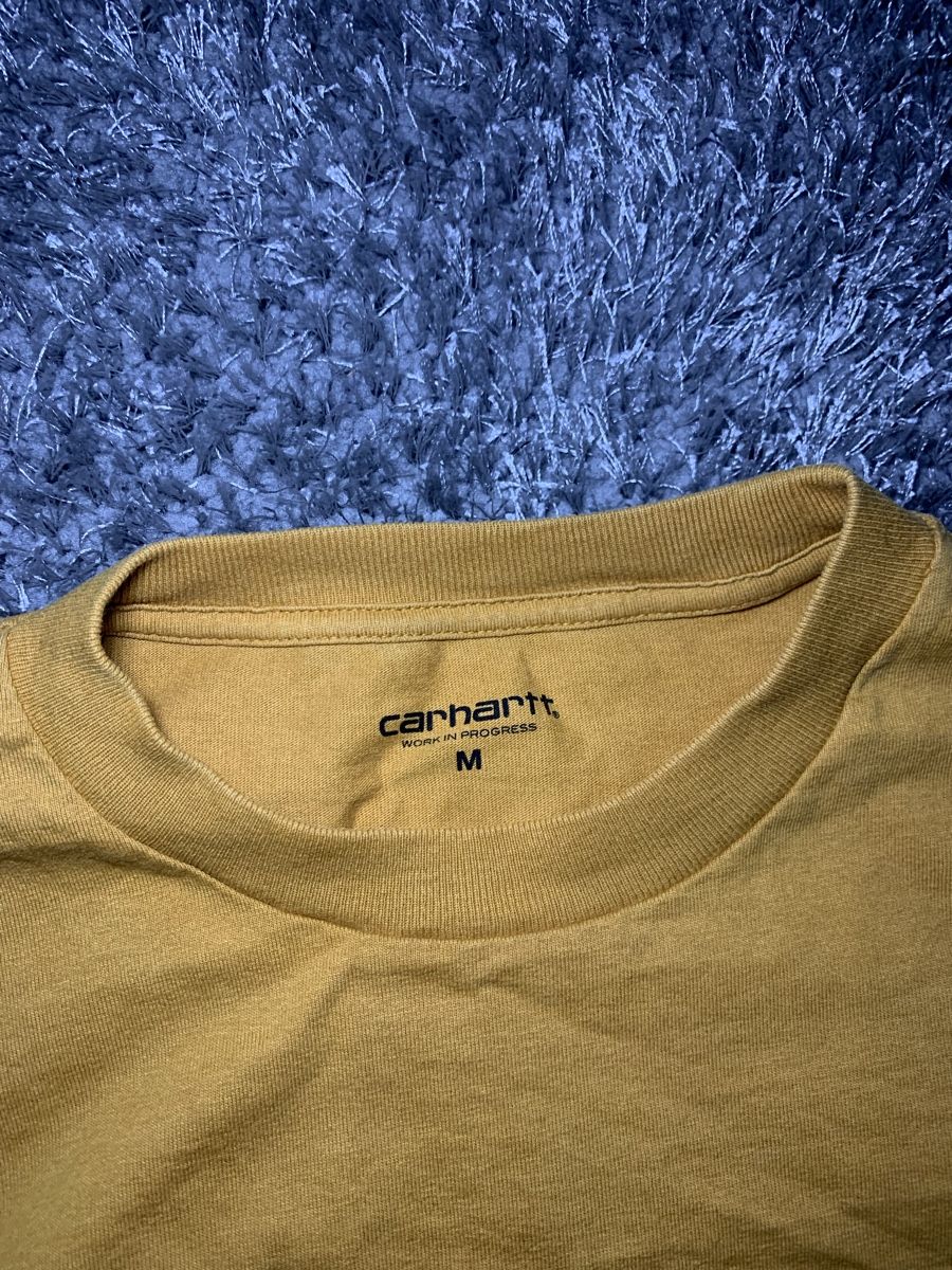 Carhartt T-shirt: Carhartt WIP Happy Script T-Shirt, size M – Nuovo (secondo la descrizione) da Brislach venduto da edu_t6pq 2