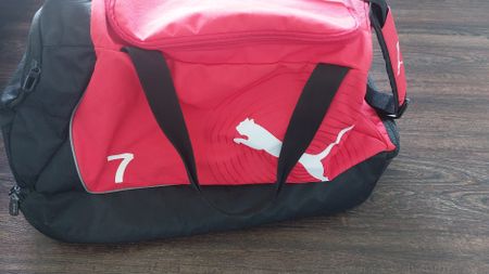Sporttasche Puma rot schwarz mit Logo guter Zustand
