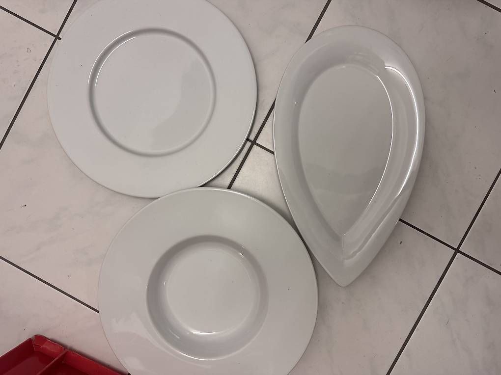 Set di piatti: Tafelstern - elegantes Geschirrset – Usato da Fehraltorf venduto da Annkis 1