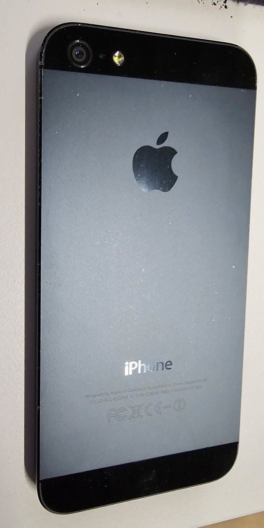 Apple Portables: iPhone 5, Black, 16GB gebraucht – D'occasion à Emmen par Dani1973 2