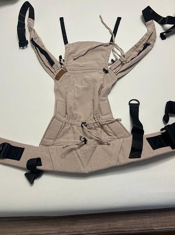 Bauch- & Rückentragen: Babytrage fast NEU!! – Gebraucht aus Basel von Almee80