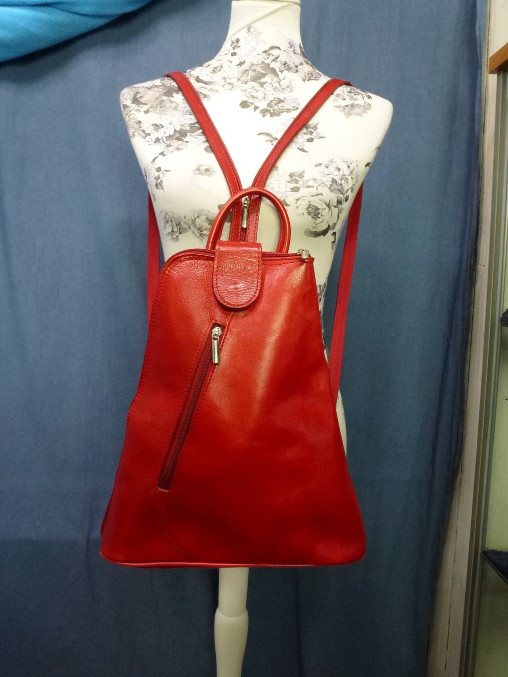Zaini: ECHT LEDER RUCKSACK ROT SHOPPER ODER RUCKSACK EDEL DESIGNER – Usato da Kreuzlingen venduto da ang_7k8d