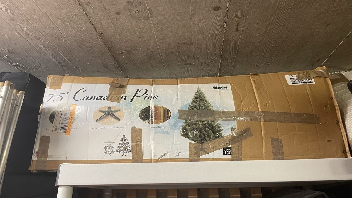 Plantes & graines: Künstlicher Weihnachtsbaum – D'occasion à Birmensdorf ZH par nic_rrm2 1