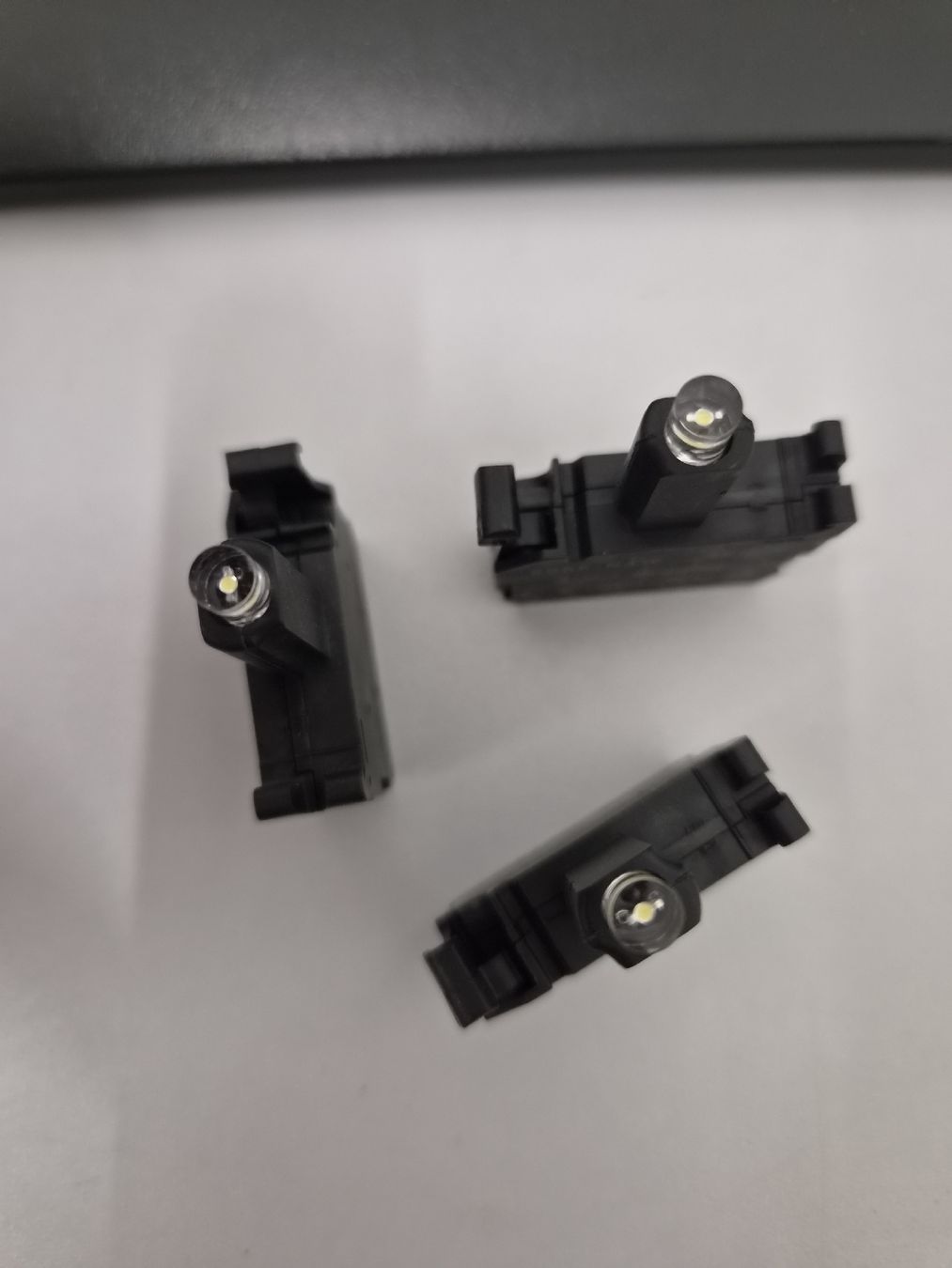 Elektronikbauteile: 3 Stück Allen-Bradley 800F-N3W – Gebraucht aus Vitznau von Vitznau84 1