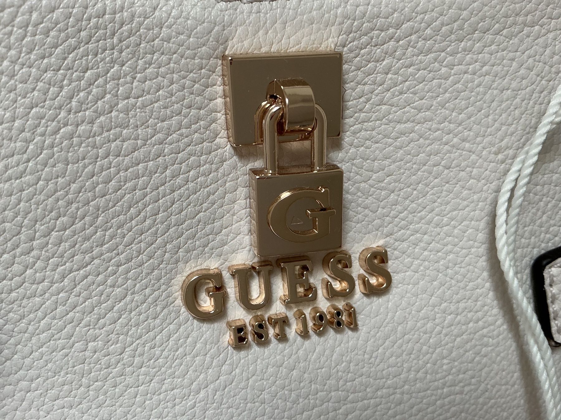 Guess Borse da donna: Guess Tasche wunderschön neu – Nuovo (secondo la descrizione) da Rudolfstetten venduto da Foxj 3