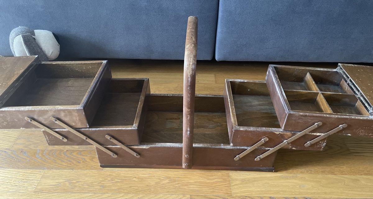 Altro in Bricolage: Omas altes Holz-Nähkästchen – Usato da Oensingen venduto da antje357 2