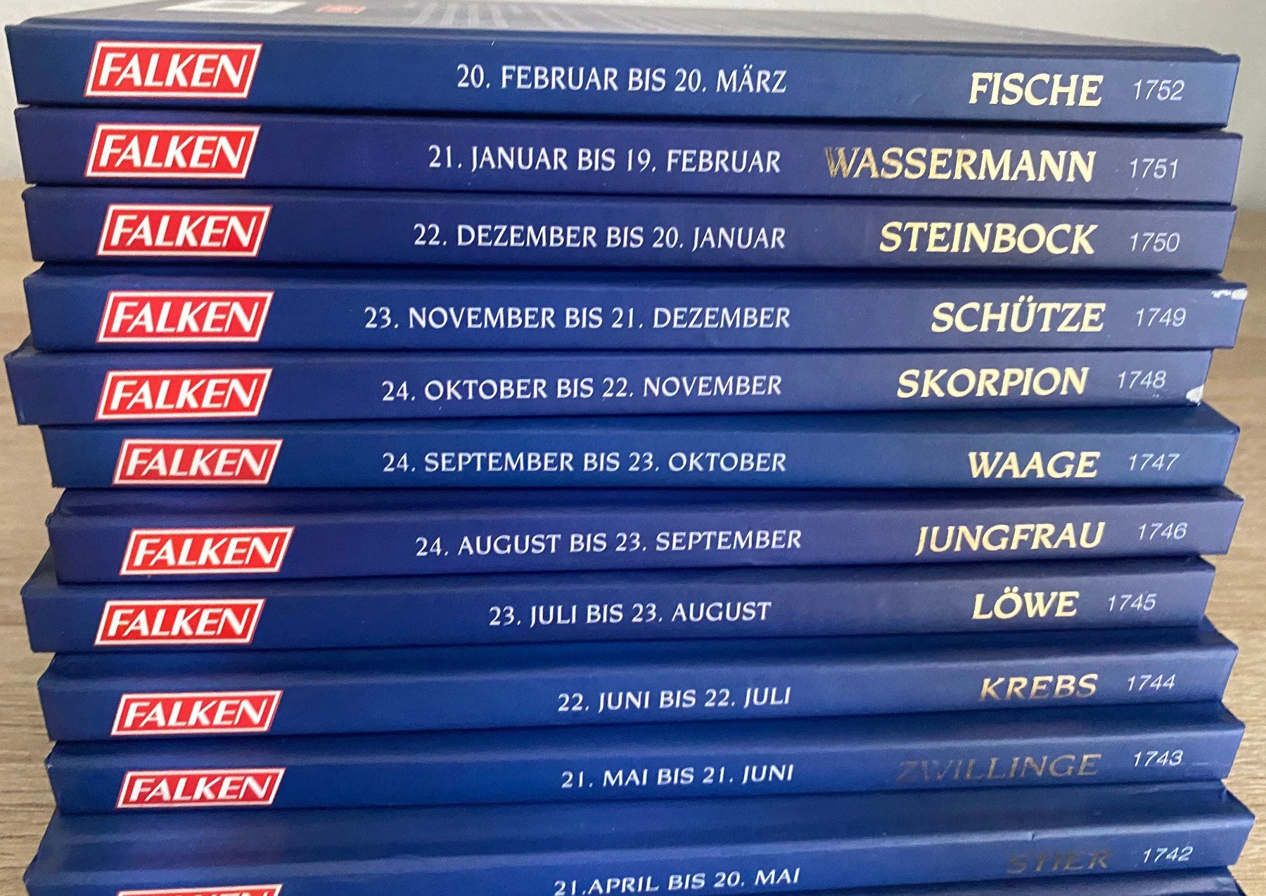 Libri: Sternzeichen-Bücher – Usato da Frauenkappelen venduto da HDPerle 2