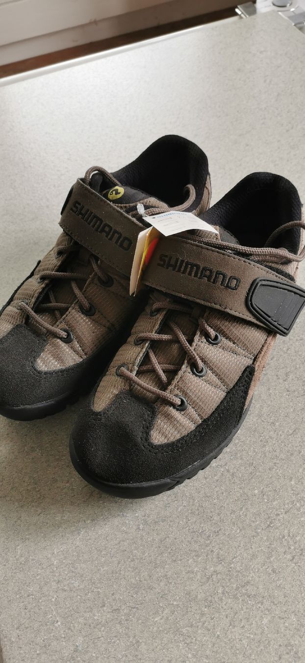 Shimano Scarpe da uomo: Radschuhe Shimano, Gr 37, neu – Nuovo (secondo la descrizione) da Kirchberg SG venduto da kar_5rtl