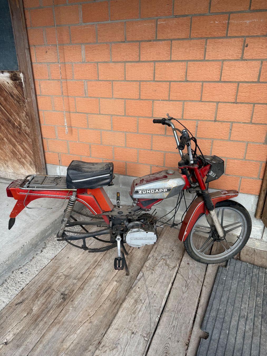 Zündapp Cyclomoteurs: Zündapp 460/23 Töffli – Défectueux à Fahrni b. Thun par Salzberger-FZH 3