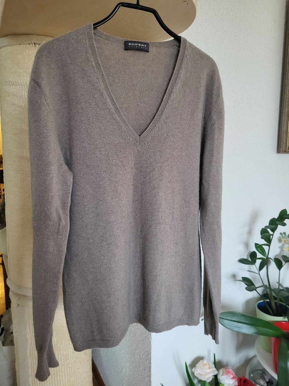 Repeat Maglioni & Felpe: Repeat Cashmere Pullover, V-Ausschnitt, Grösse M, Top! – Nuovo (secondo la descrizione) da Winterthur venduto da rab_tr8n 1