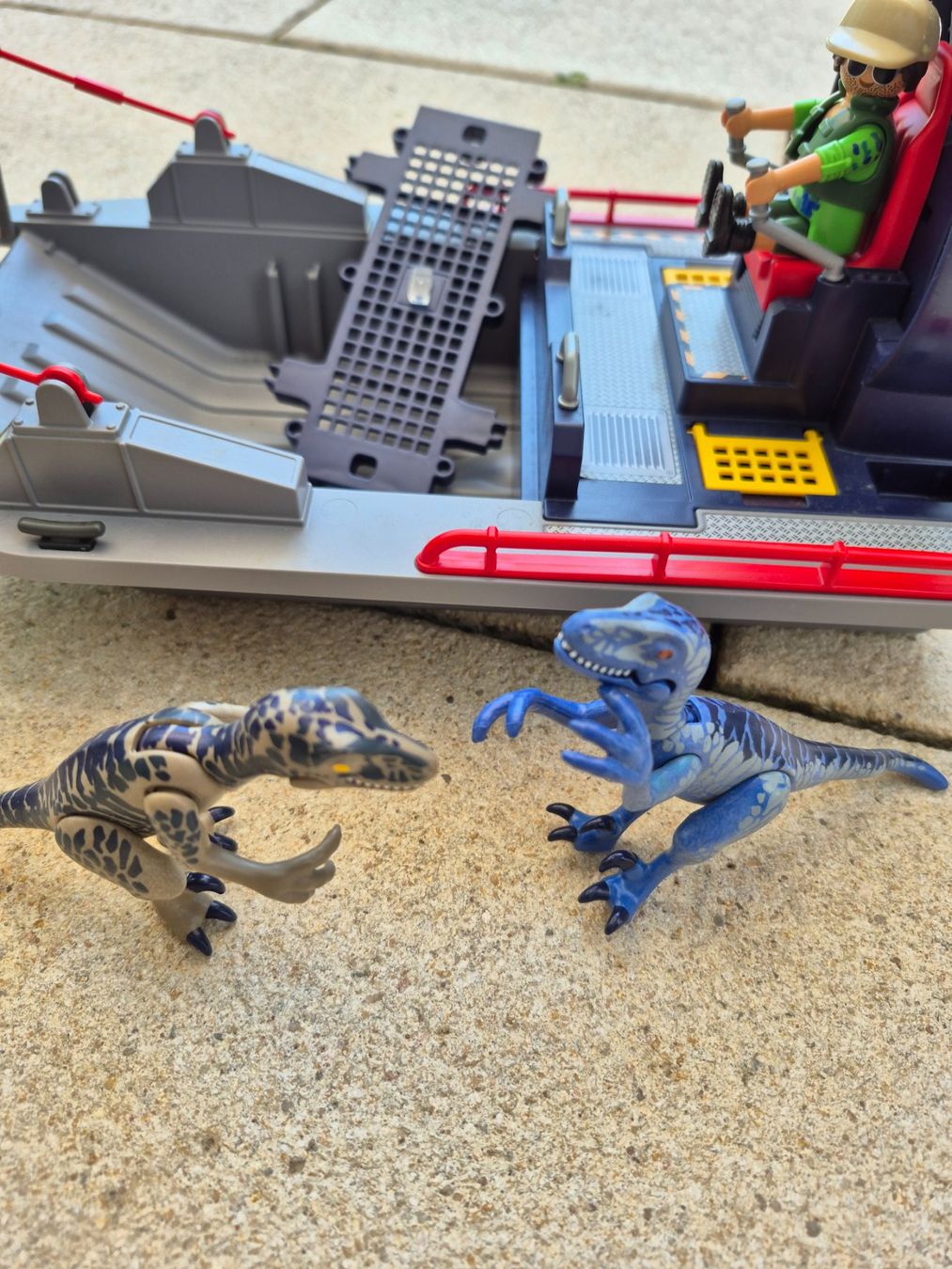 Playmobil Spielzeuge: Playmobil Propellerboot mit Dinokäfig The Explorers – Gebraucht aus Riehen von Sportx 3