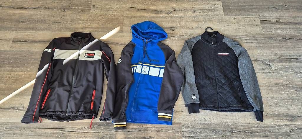 Jacken: Vêtements jaquette veste yamaha – Gebraucht aus Fribourg von jul_yjq7