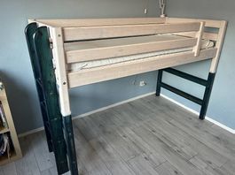 Vendo letto per bambini in buono stato.