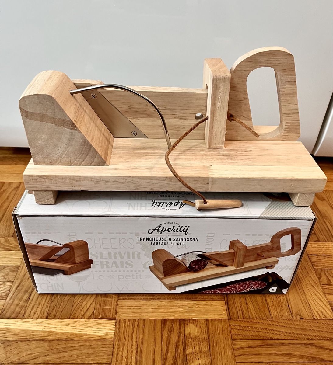 Cucine complete: Trancheuse à saucisson Apéritif en bois massif - NEUF – Nuovo e nell'imballaggio originale da Denges venduto da etoileZ