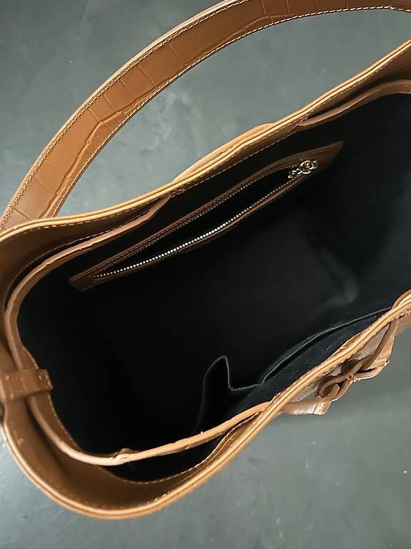 Aigner Sacs femmes: Aigner Beuteltasche , braun – Neuf (Voir description) à Zug par Leika310809 3