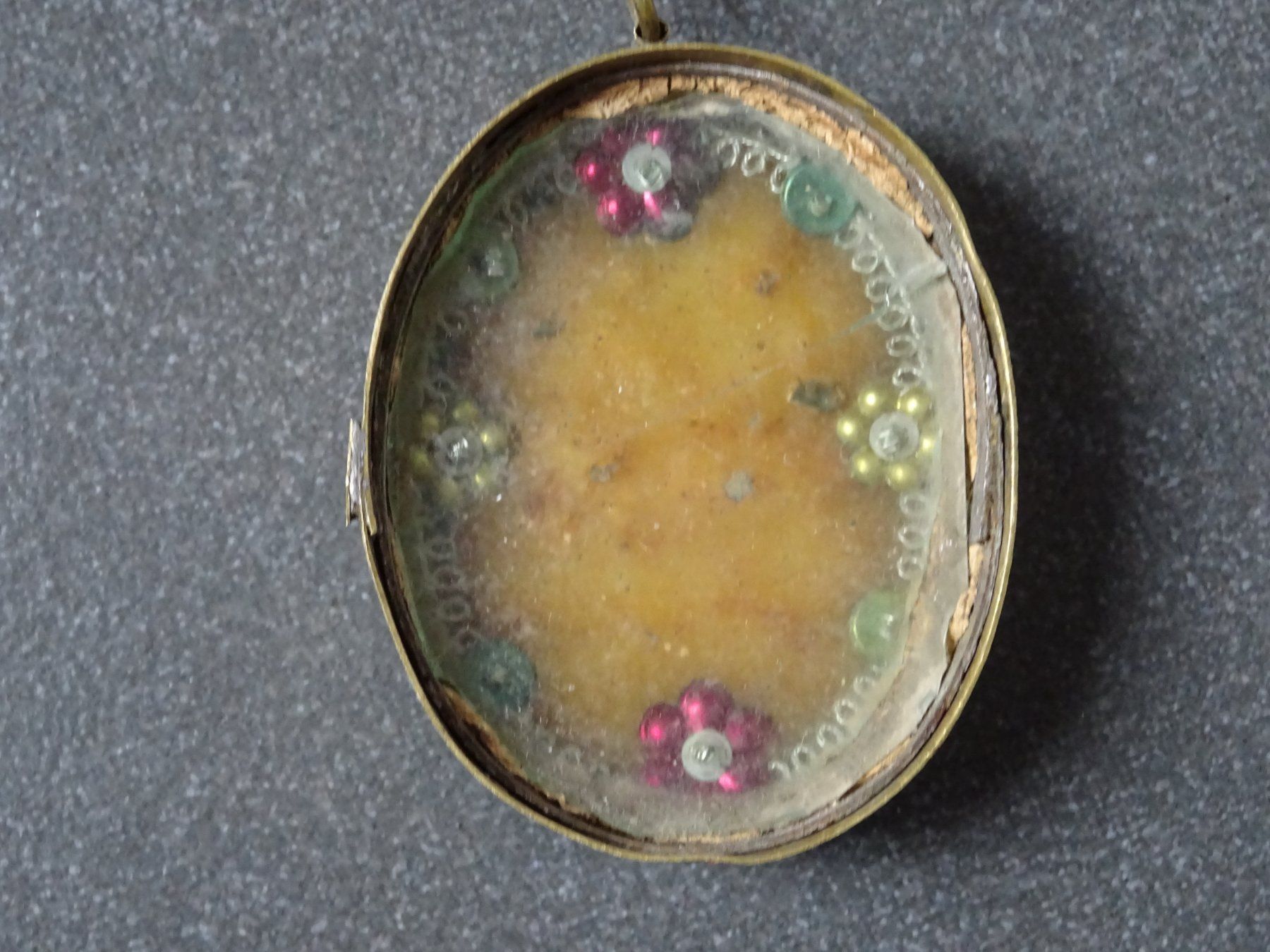 Anhänger: Antike Agnus Dei Kapsel / Amulett – Gebraucht aus Esslingen von eintagammeer 8