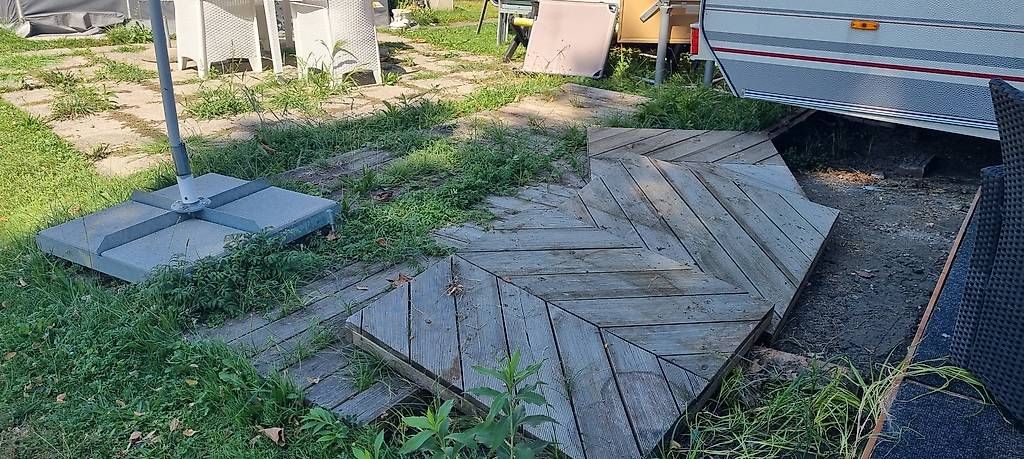 Articoli in legno: Holzboden Outdoor 10 m2   – Usato da Rheineck venduto da inf_kv7d 1