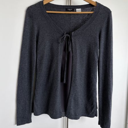 Trendy Strickjacke mit eingenähter Bluse