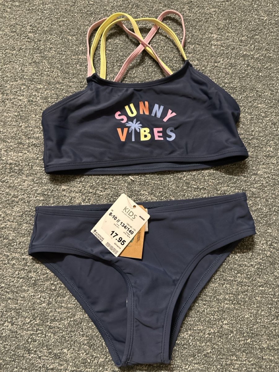 Lotti & Set di vestiti: Bikini neu/ Tshirt Gr 134/140 – Nuovo (secondo la descrizione) da Baltschieder venduto da YmroBe