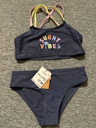 Bikini neu/ Tshirt Gr 134/140