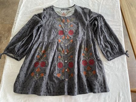 Blouse-tunique brodée t. M