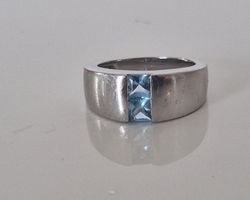 Ring weissgold 18k, mit 2 Topas-Steinen - 8,94 g