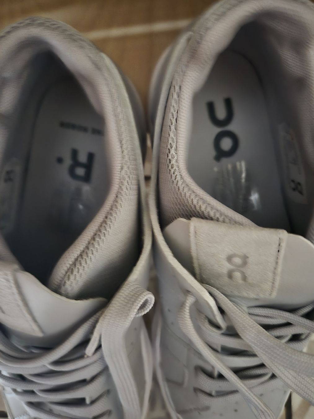 On Scarpe da uomo: On the Roger sneakers Gr.37 grau – Usato da Ostermundigen venduto da Louhdezd 5
