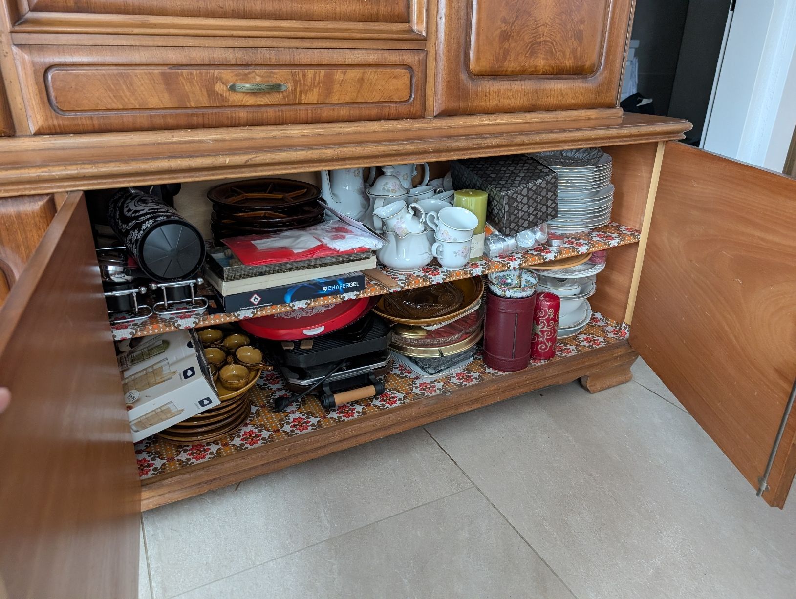 Vetrine: Buffet Schrank Holz mit Glasvitrine und Fächern, ohne Inhalt – Usato da Rottenschwil venduto da honda4rt 3