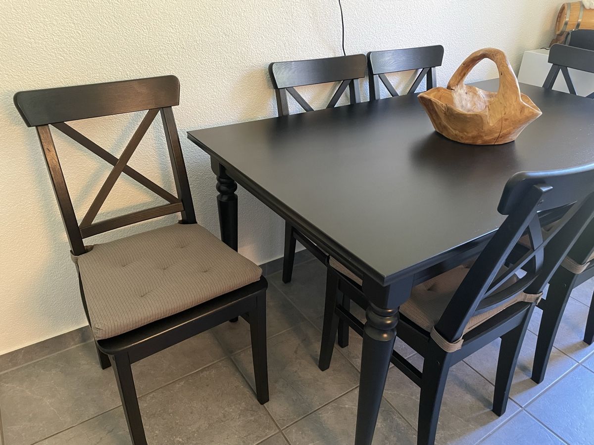 Ikea Tavoli: Esstisch ROSENTORP, schwarz, 155/215x87 cm – Usato da Zürich venduto da dan_x8yd