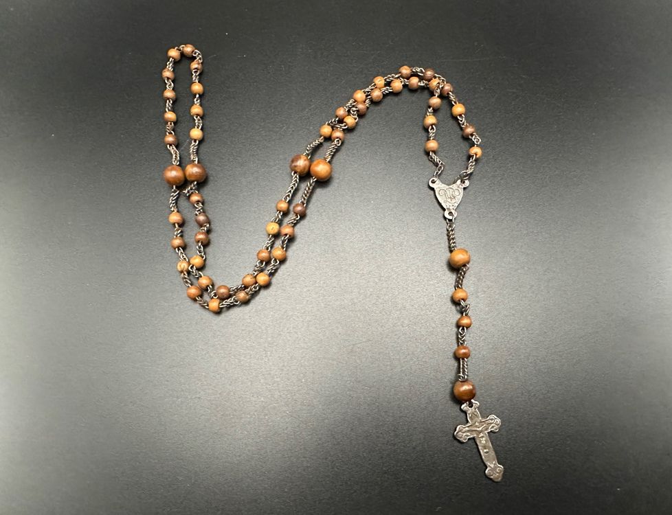 Nazareth Store Rosenkranz, natürliche rosafarbene Aventurin-Steinperlen, Halskette, Heiliger Boden Medaille & Kreuz, Kruzifix, katholische Rosenkranz, für Herren und Damen, Stein