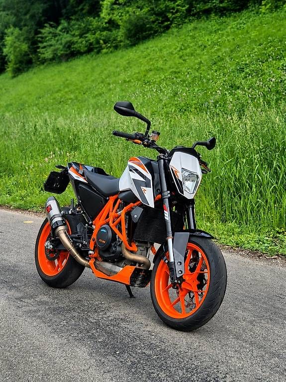 KTM Strasse: KTM Duke 690 R – Gebraucht aus Vaumarcus von BMC10