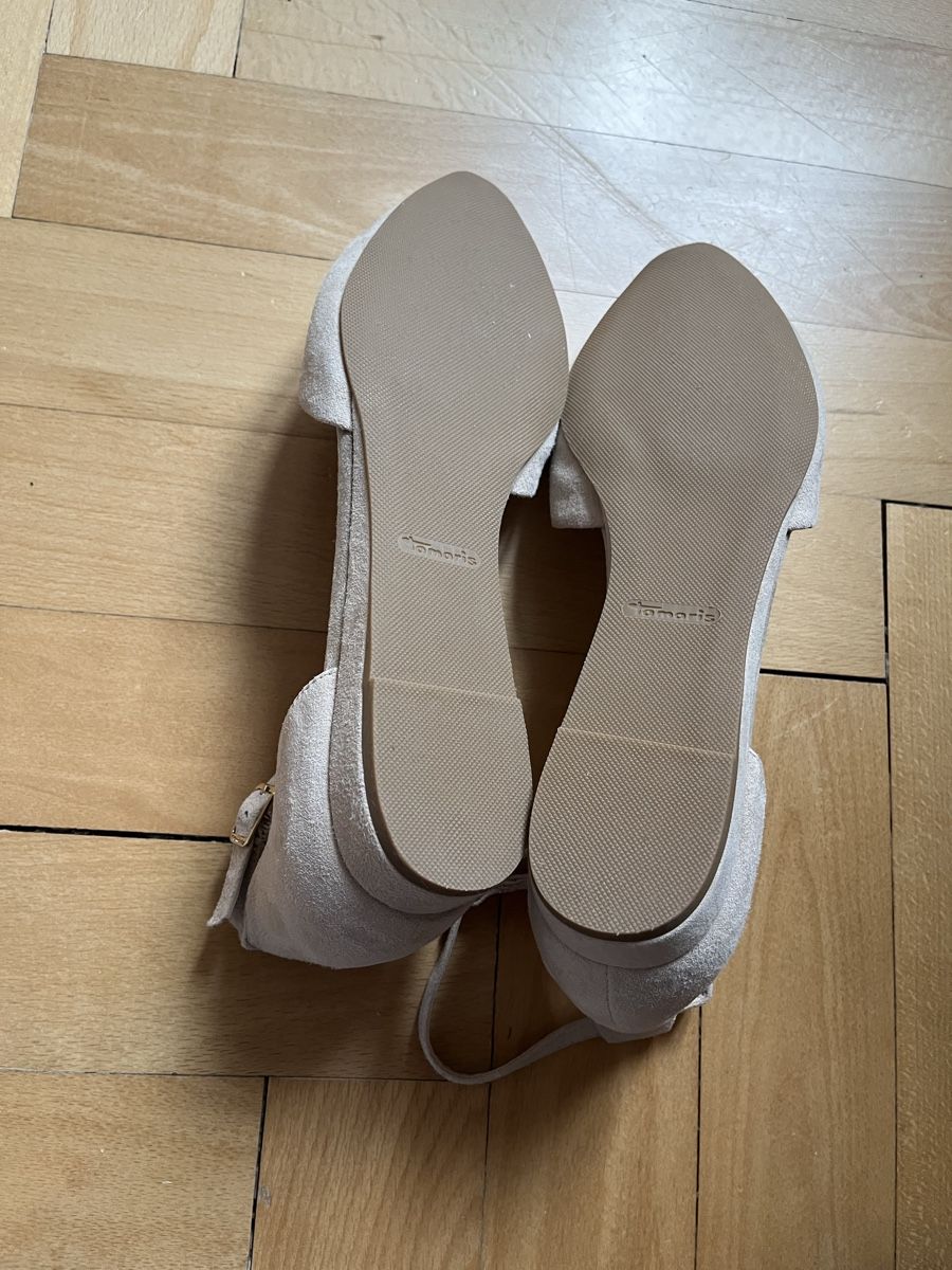 Tamaris Damenschuhe: Flacher Wildlederschuh mit Riemchen – Neu (gemäss Beschreibung) aus Bern von urt_ph6r 2