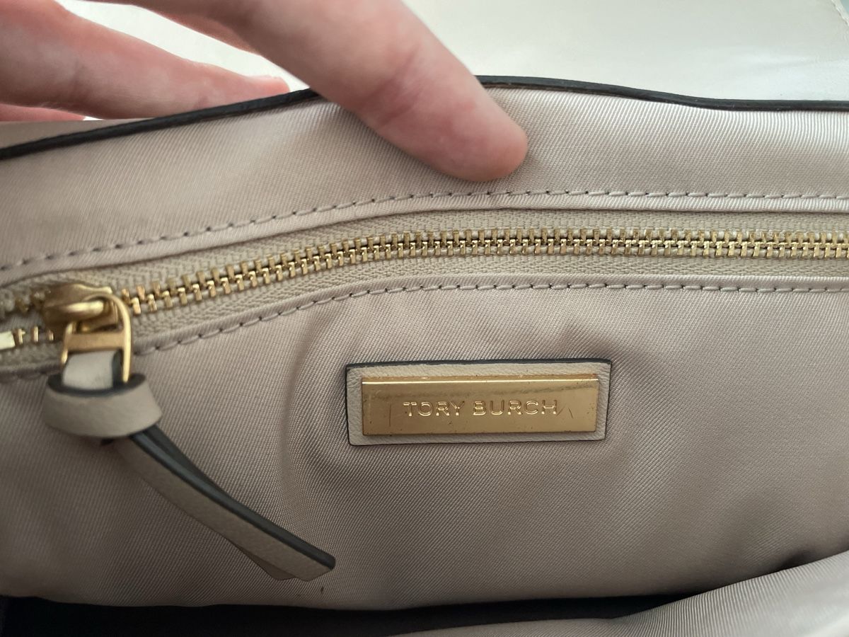 Taschen für Damen: Tory Burch Fleming Ledertasche Beige guter Zustand – Gebraucht aus Monte Carasso von alu_cf8g 6