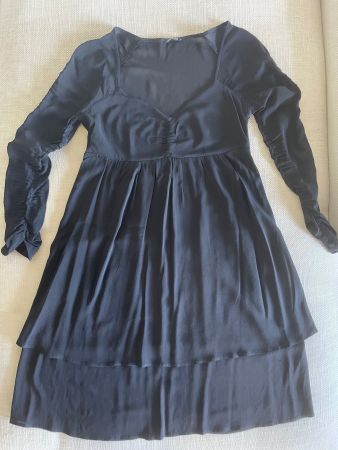 Schönes schwarzes Pennyblack Kleid