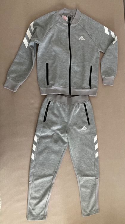 ADIDAS Trainingsanzug fur Kinder Gr. 140 9 10 Jahre Kaufen auf Ricardo