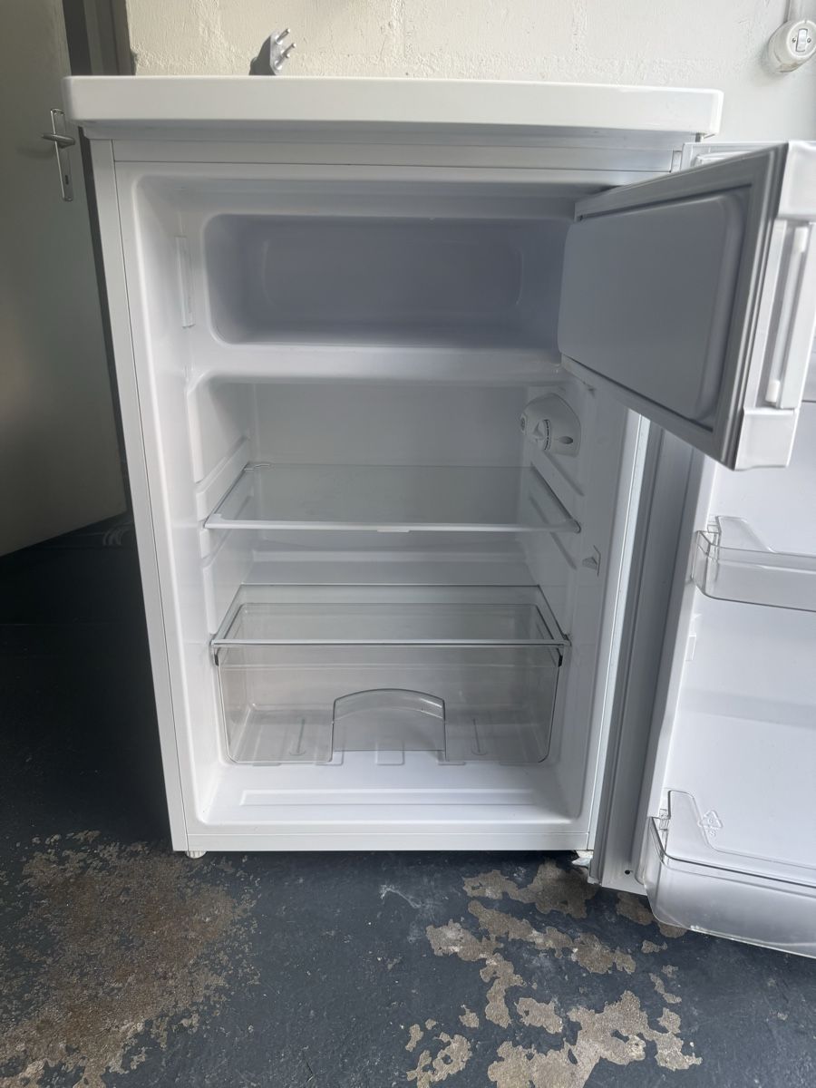 Frigoriferi: Kibernetik Kühlschrank KSG118L03 – Usato da Mels venduto da thelonga 2