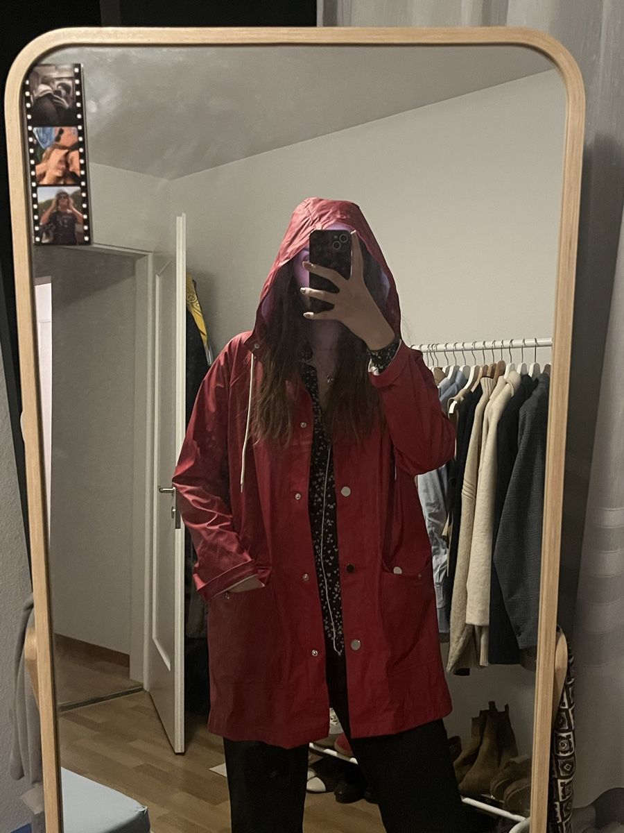H&M Giacche: Red water proof jacket  – Usato da Vezia venduto da chi_byp8 7