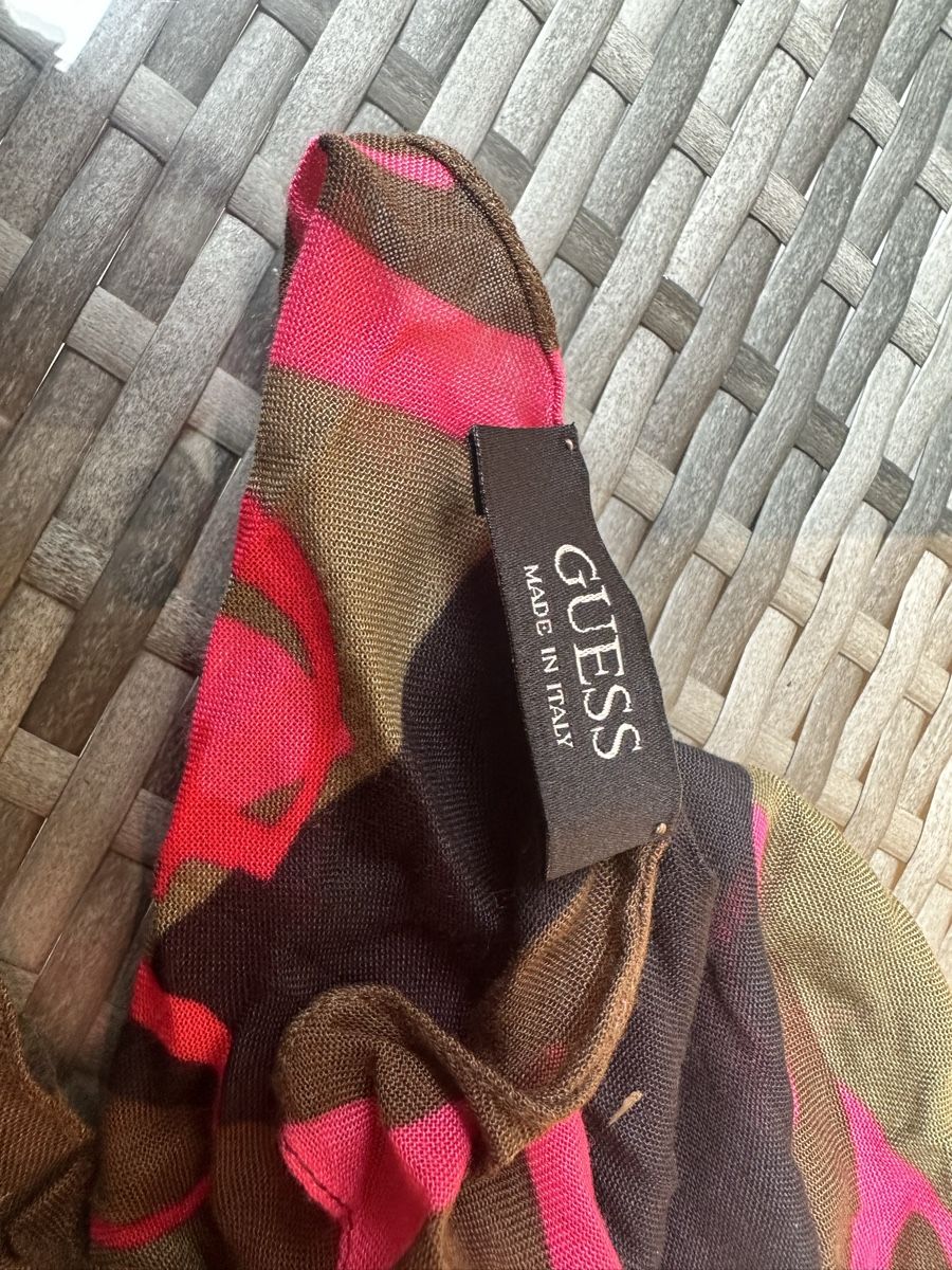 Guess Foulard & Sciarpe: GUESS Schal – Usato da Luzern venduto da Mademoiselle_Poulain 1