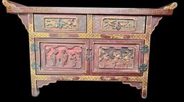 Mobiletto da Altare cinese in Legno Laccato con Intagli.
