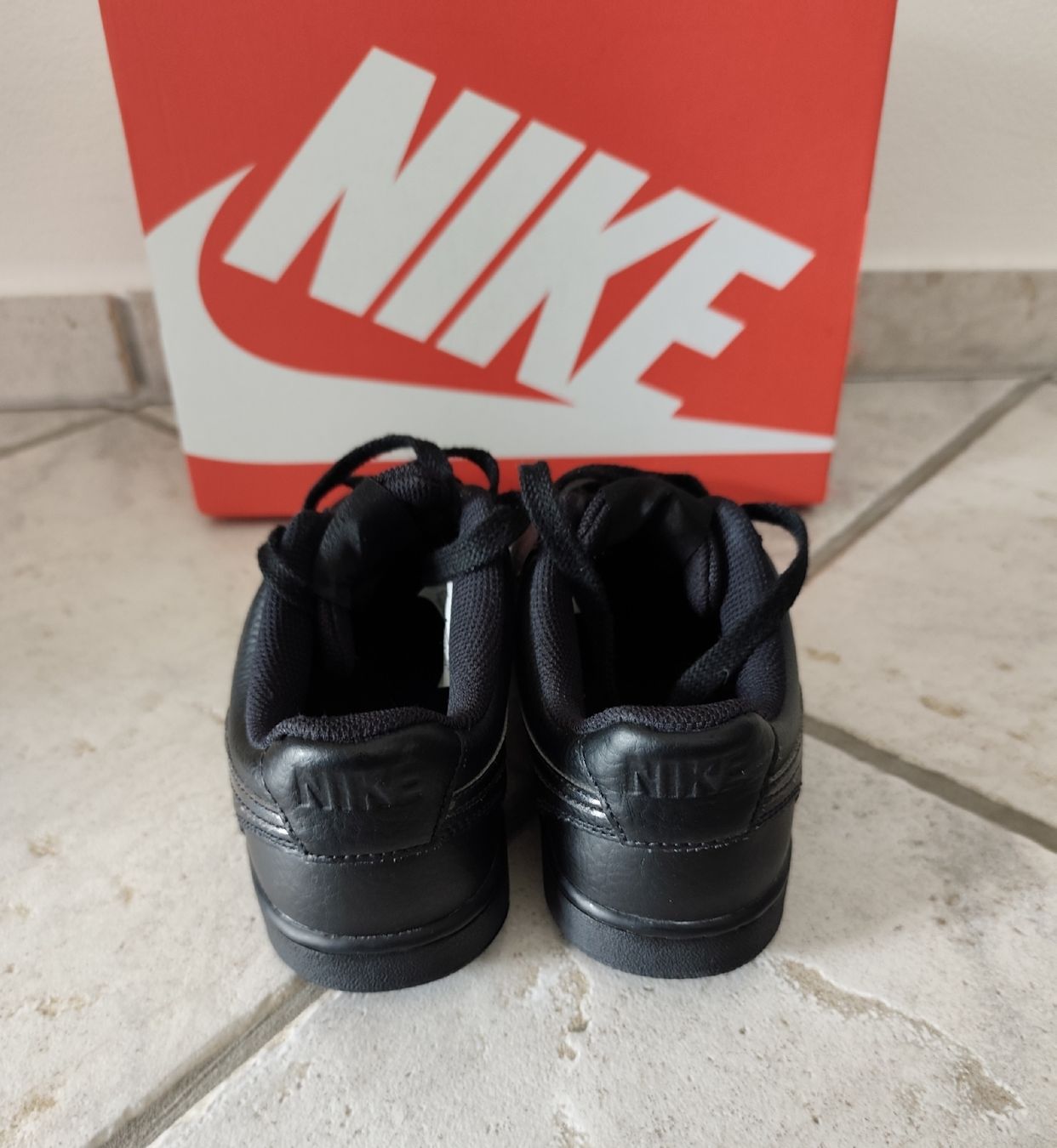 Nike Scarpe da donna: Nike  Sneaker Schwarz - Grösse 38 – Usato da Chur venduto da Rodanisa 3