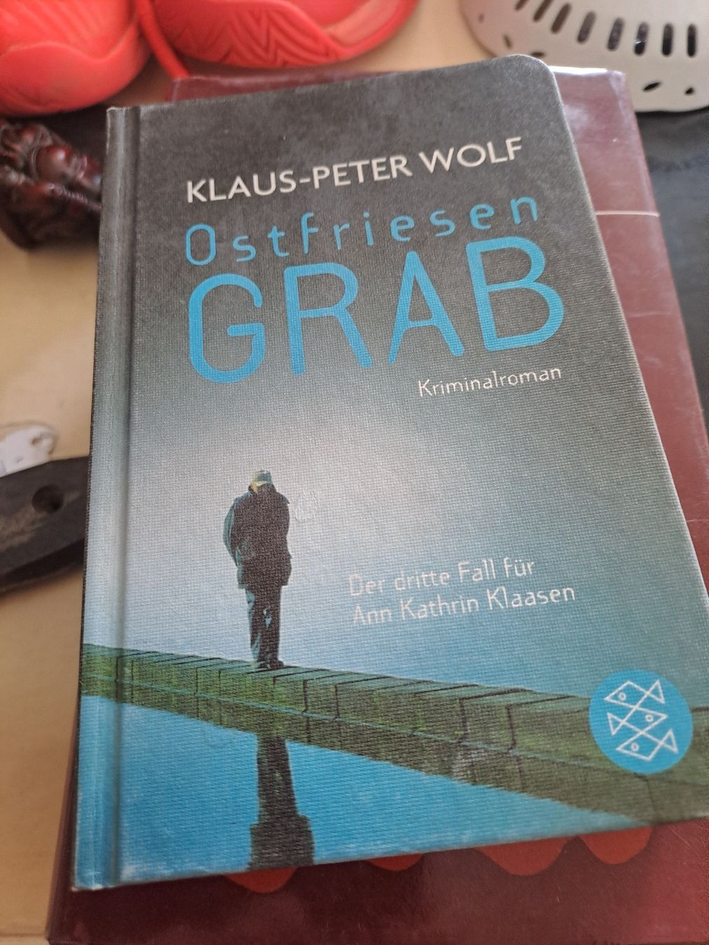 Libri: Klaus-Peter Wolf - Ostfriesengrab, spannender Krimi! – Usato da Zürich venduto da Schoebi19 4