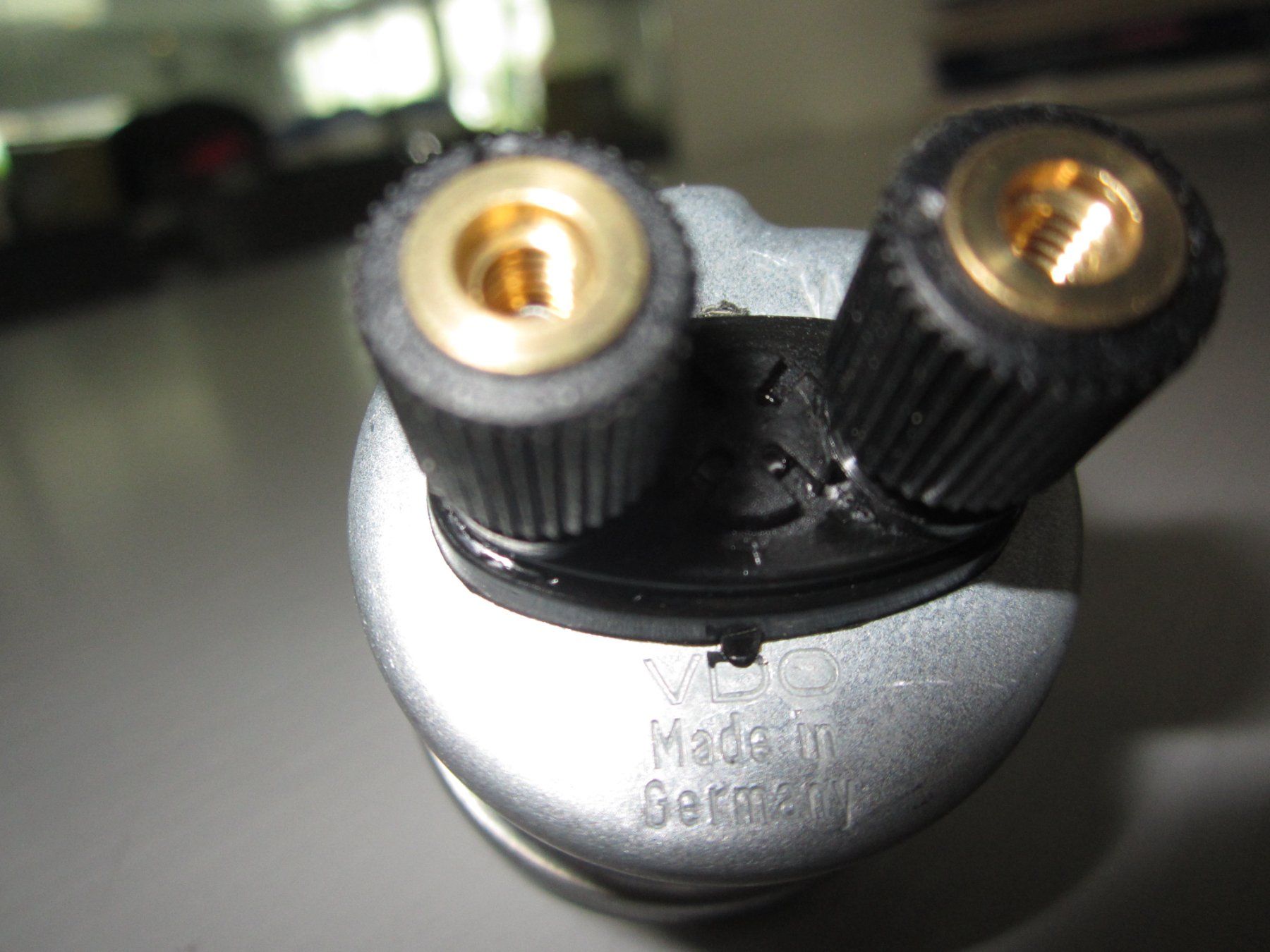 Ferrari Toutes les pièces auto: Ferrari 246 Dino  Öldrucksensor VDO  Neu – Neuf (Voir description) à Dietikon par exclusive-cars-ag 2