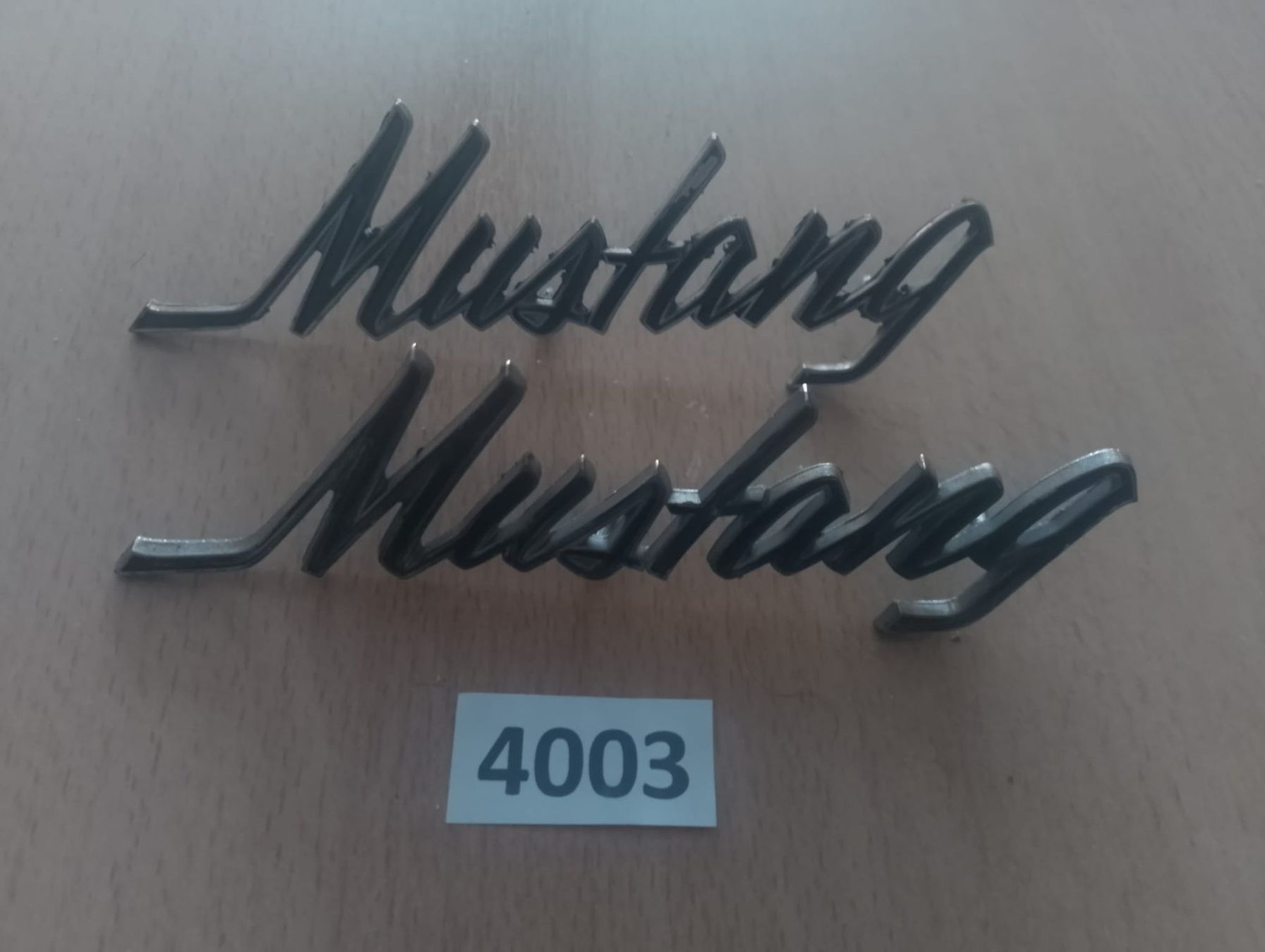 Ford Tutti pezzi di ricambio auto: Emblem, Mustang   2stk. – Usato da Niedergösgen venduto da usc_l8gm 1