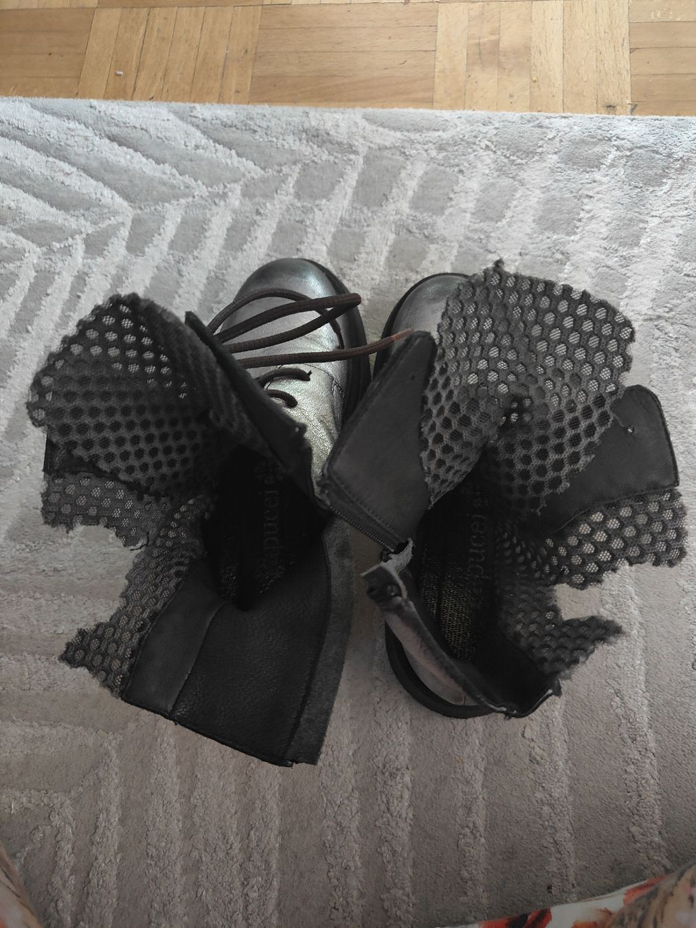 Scarpe da donna: Bottines argentées originales et confortables, taille 38 – Nuovo (secondo la descrizione) da Biel/Bienne venduto da Edi5Roli3 1