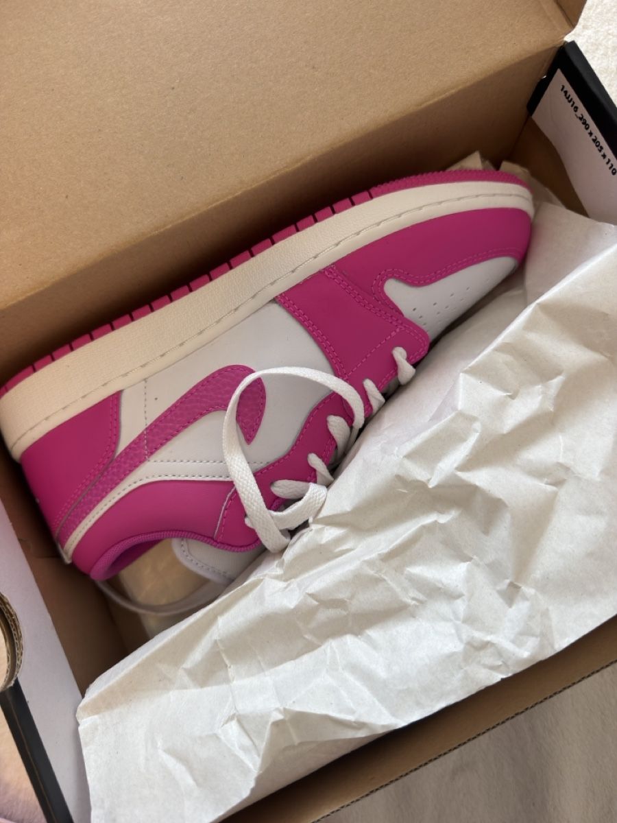 Jordan Scarpe per ragazze: Air Jordan 1 low GS – Nuovo (secondo la descrizione) da St. Gallen venduto da kir_87fb 1