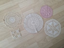 Gehäkelte Deckchen, 5 Stk, Handarbeit, Vintage Stil