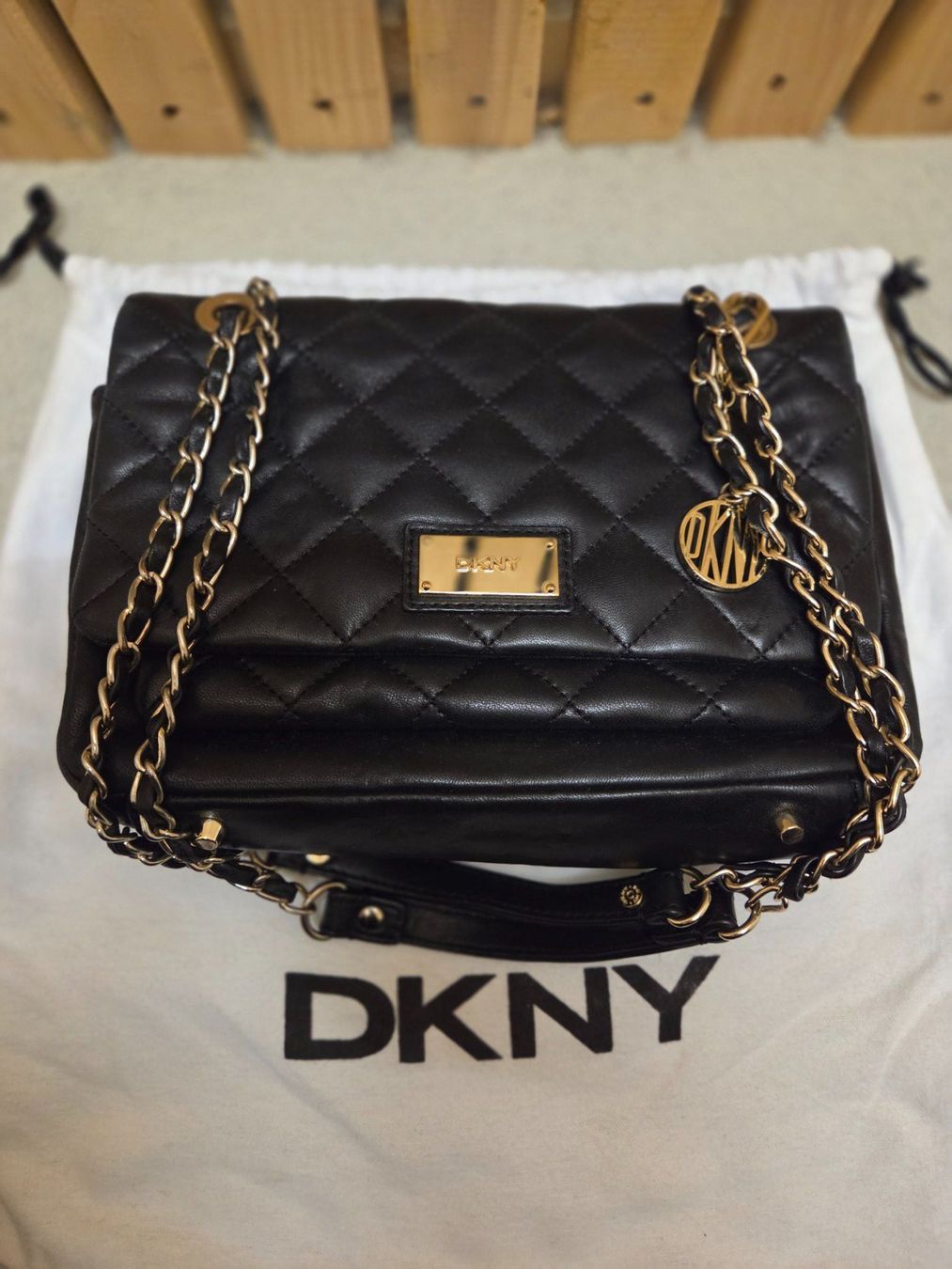 DKNY Taschen für Damen: DKNY Lederhandtasche mit Portemonnaie – Gebraucht aus Emmen von GrabandGo 3