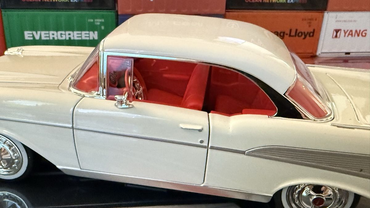 Chevrolet Modellautos: Chevrolet Bel Air 1957 weiss  – Neu (gemäss Beschreibung) aus Basel von Zomeg 8