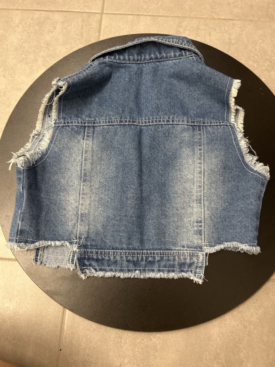 Sonstige Mädchenkleider: Gilet en jean  – Neu (gemäss Beschreibung) aus Lausanne von non_ptb6 1
